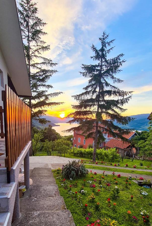 Apartmani Kuljanin Donji Milanovac Exteriör bild